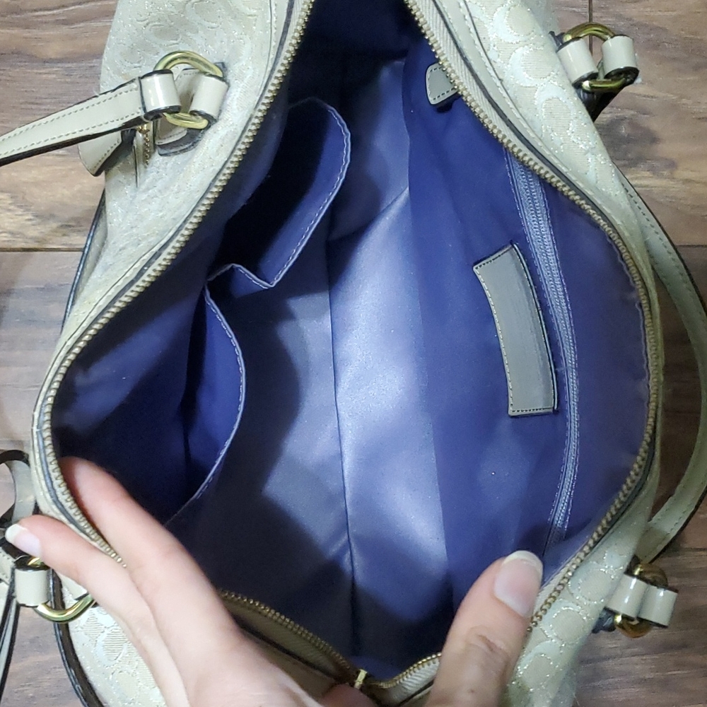 Coach Purse - Picture 7 of 8